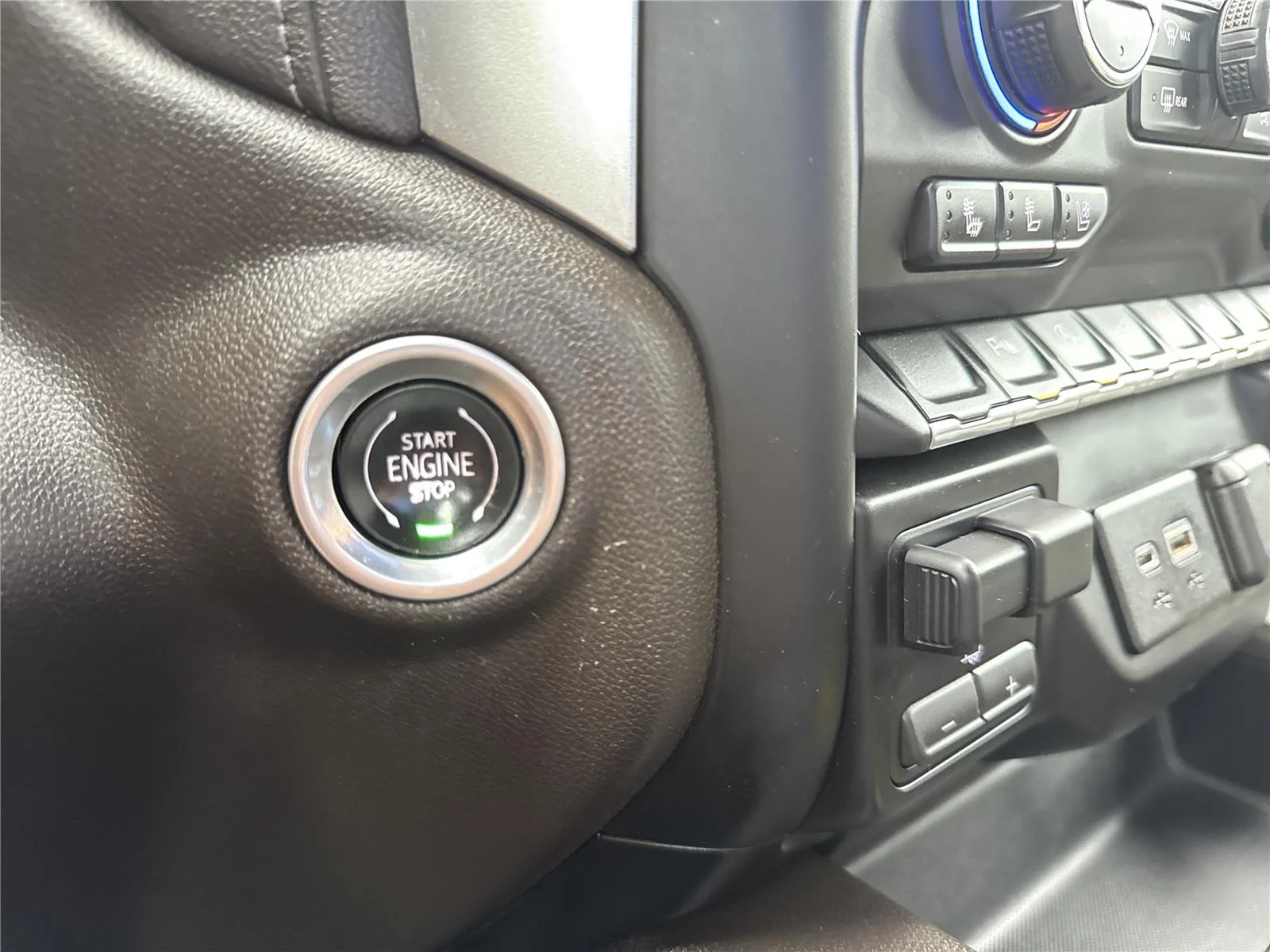 Used 2019 SILVER ICE METALLIC Chevrolet LTZ image 26