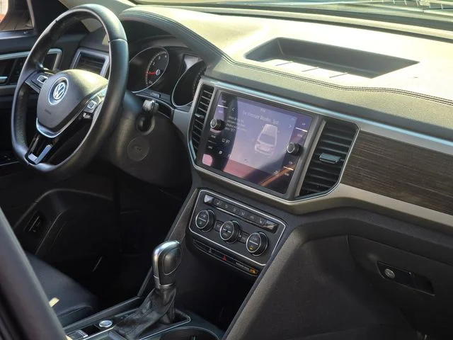 Used 2019 Black Volkswagen 3.6L V6 SE image 7