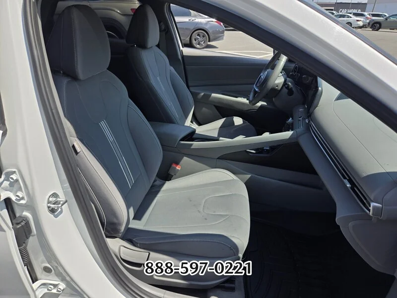 2023 Hyundai Elantra SEL - Photo 18