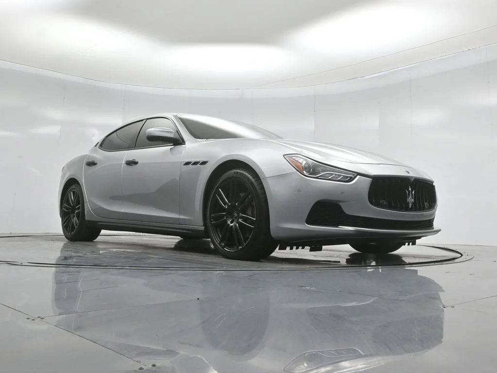 Used 2017 Silver Maserati Base image 42