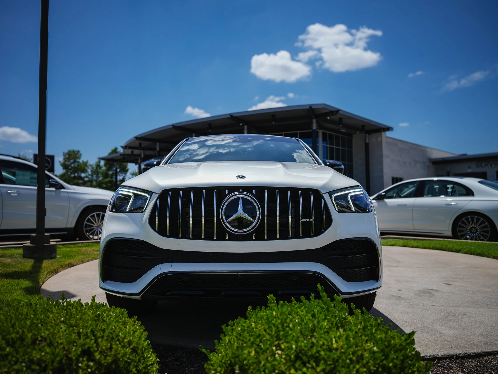 Used 2022 Diamond White Mercedes-Benz GLE 53 AMG® image 2