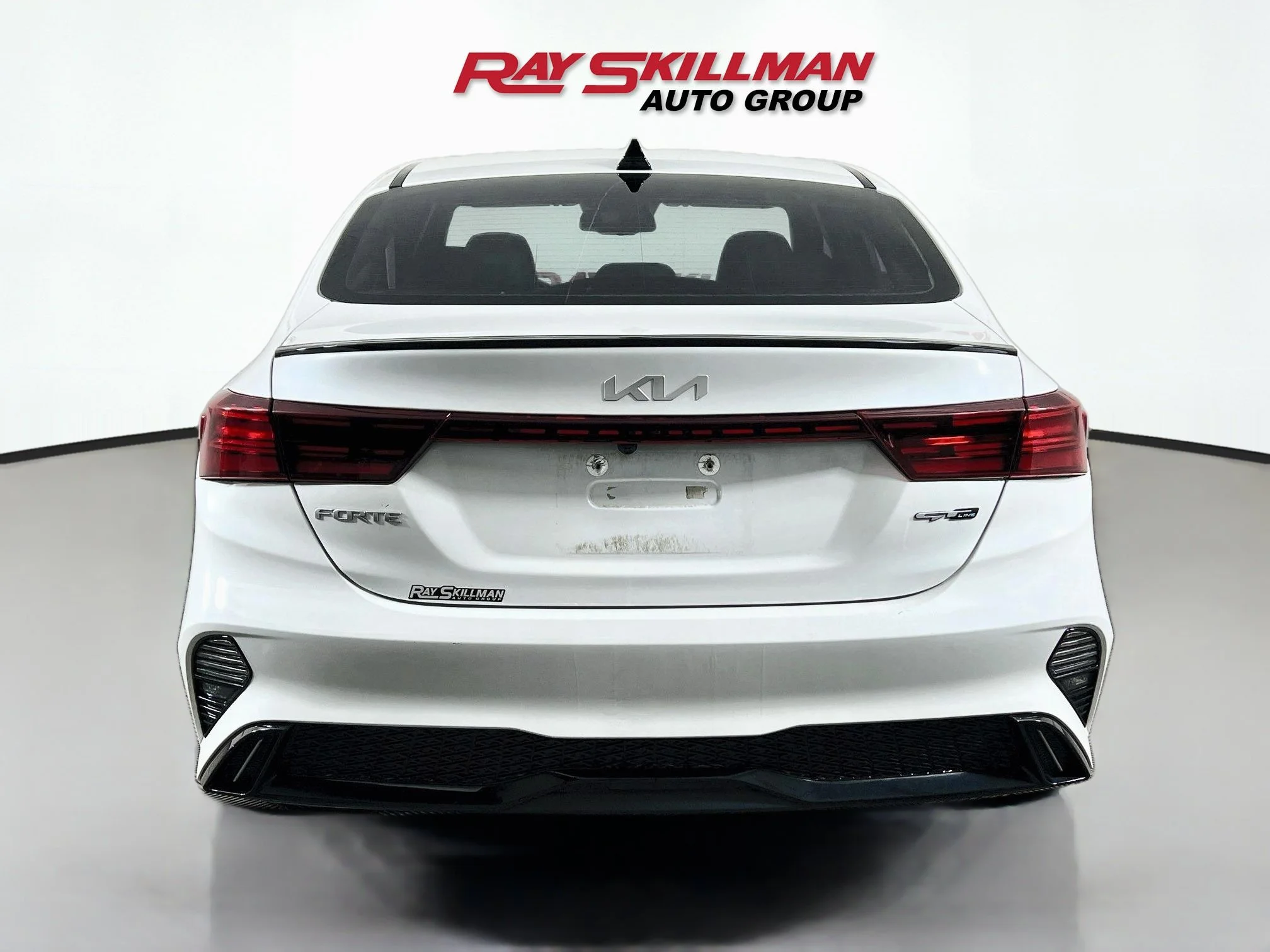 Used 2023 Snow White Pearl Kia GT-LINE image 6