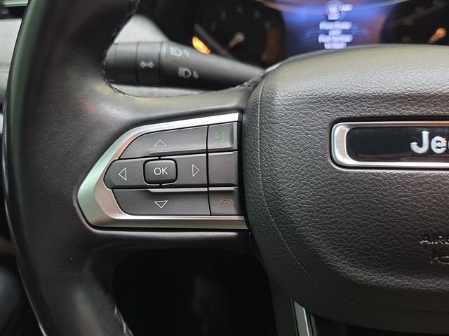 Used 2022 Silver Jeep Latitude Lux image 16