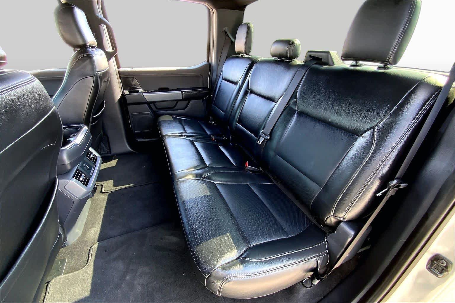 Used 2025 Iconic Silver Ford XLT image 20