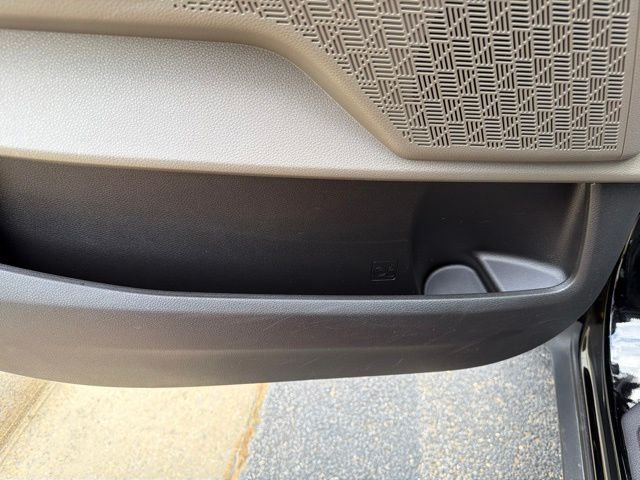 Used 2026 Black Kia LXS image 28