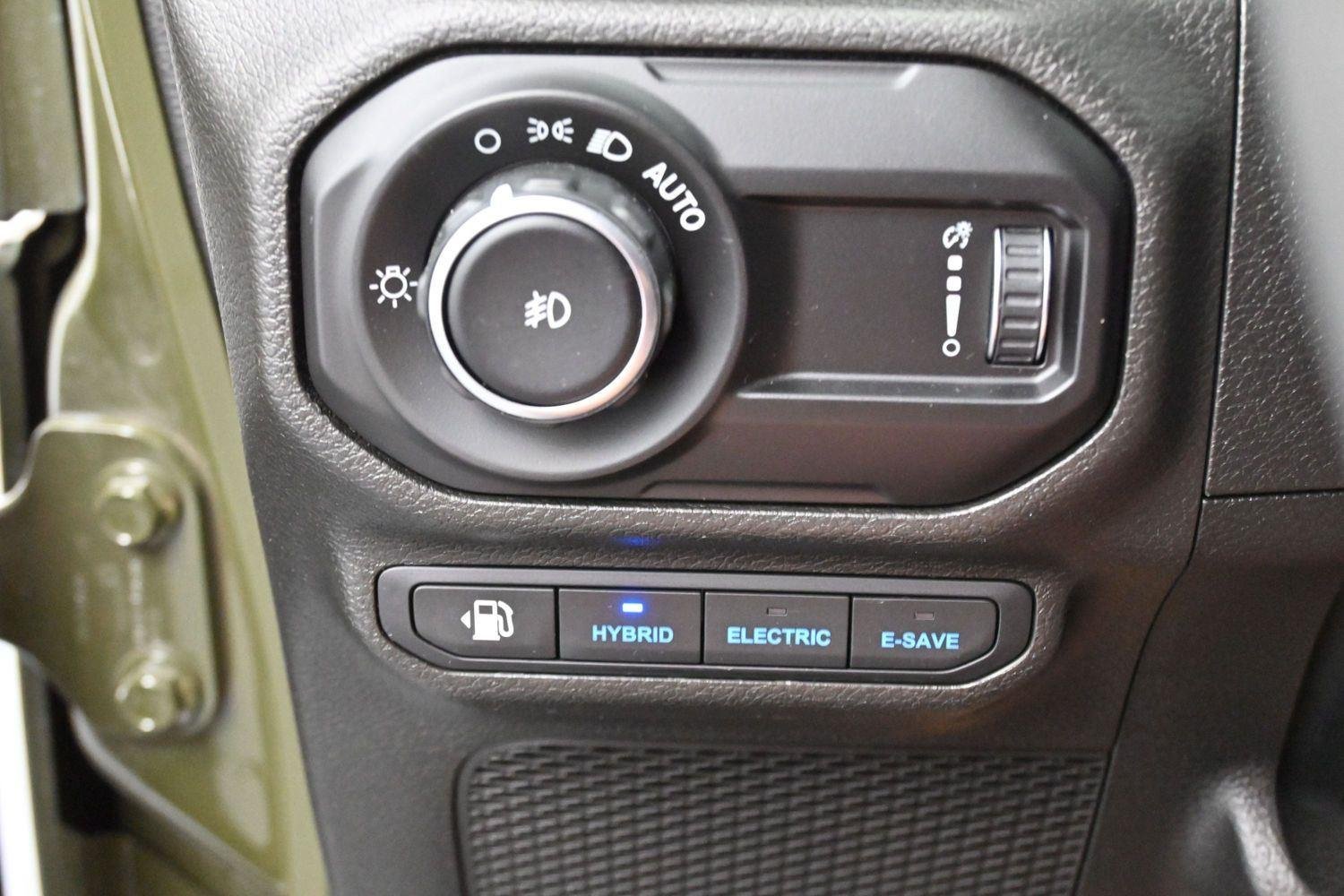 Used 2023 Sarge Green Clearcoat Jeep Sahara image 22