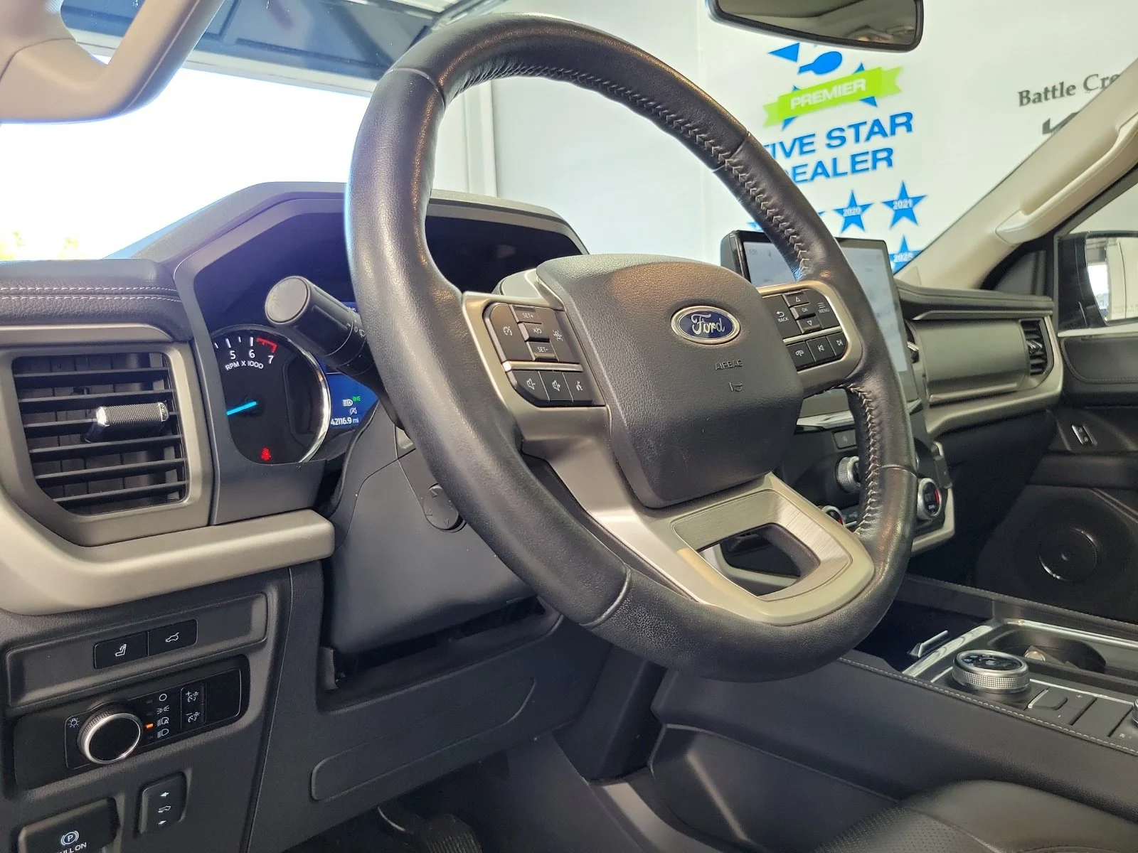 Used 2024 Gray Ford XLT image 10