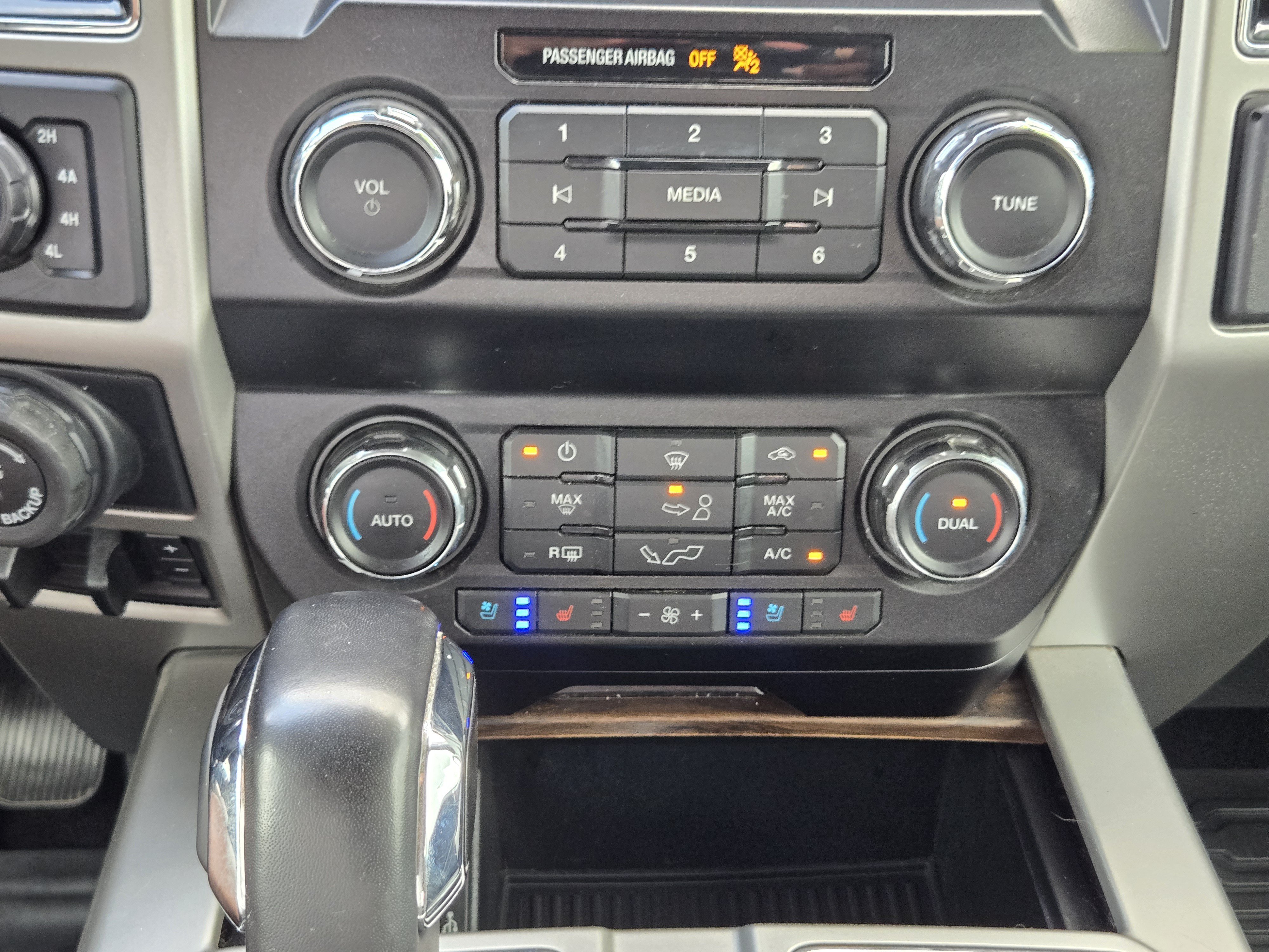 Used 2019 Magma Red Metallic Ford LARIAT image 21
