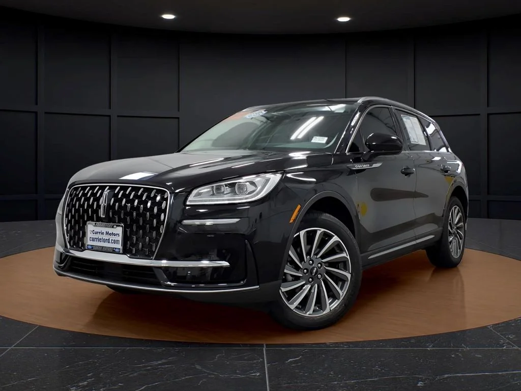 Used 2023 Infinite Black Metallic Lincoln Reserve image 3