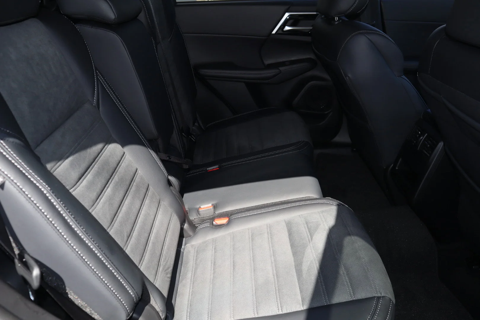 New 2026 Moonrock Gray Nissan SL image 25