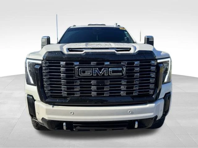 Used 2025 White GMC Denali Ultimate image 2