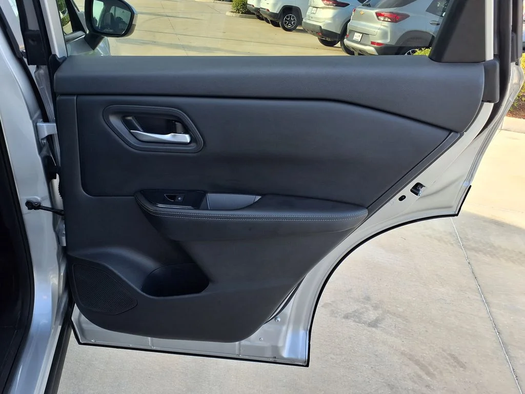 Used 2025 Silver Nissan SV image 19