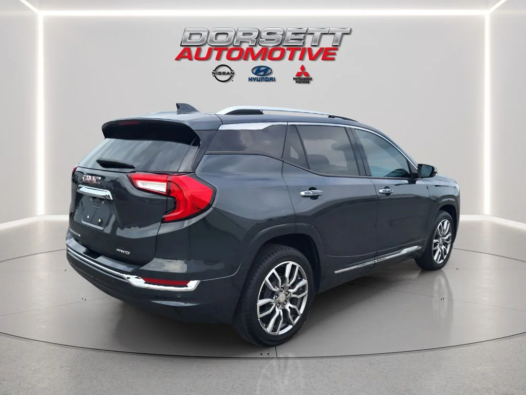 Used 2022 Hunter Metallic GMC Denali image 6