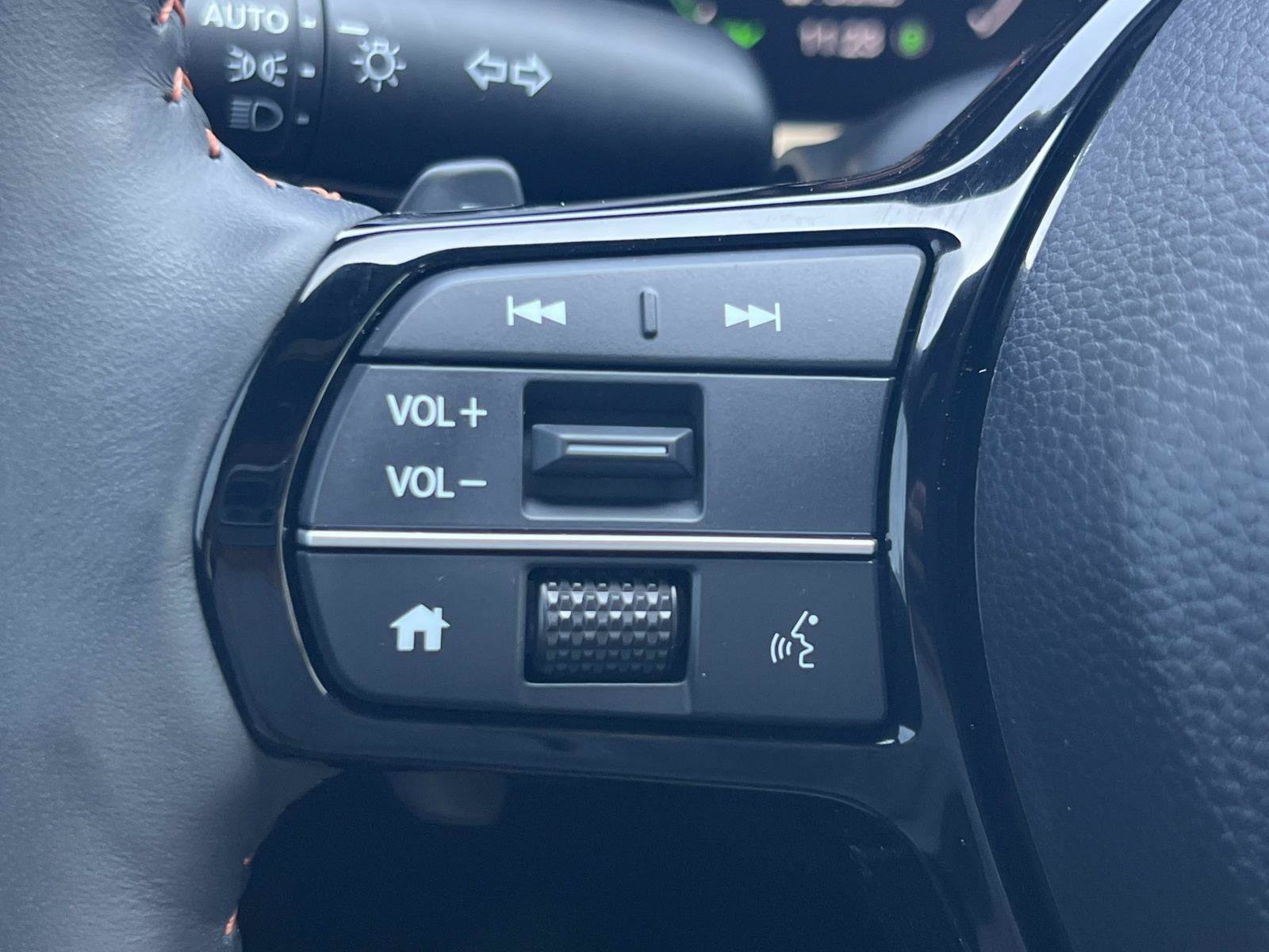 Used 2024 Meteorite Gray Metallic Honda Sport Touring image 9