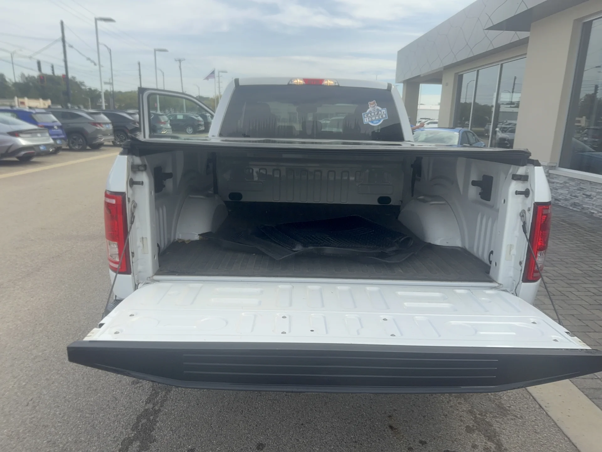 Used 2016 Oxford White Ford XLT image 14