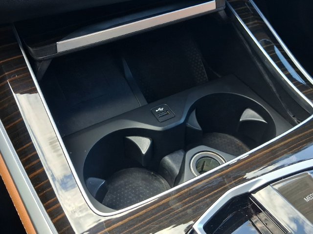 Used 2025 Gray BMW sDrive40i image 23