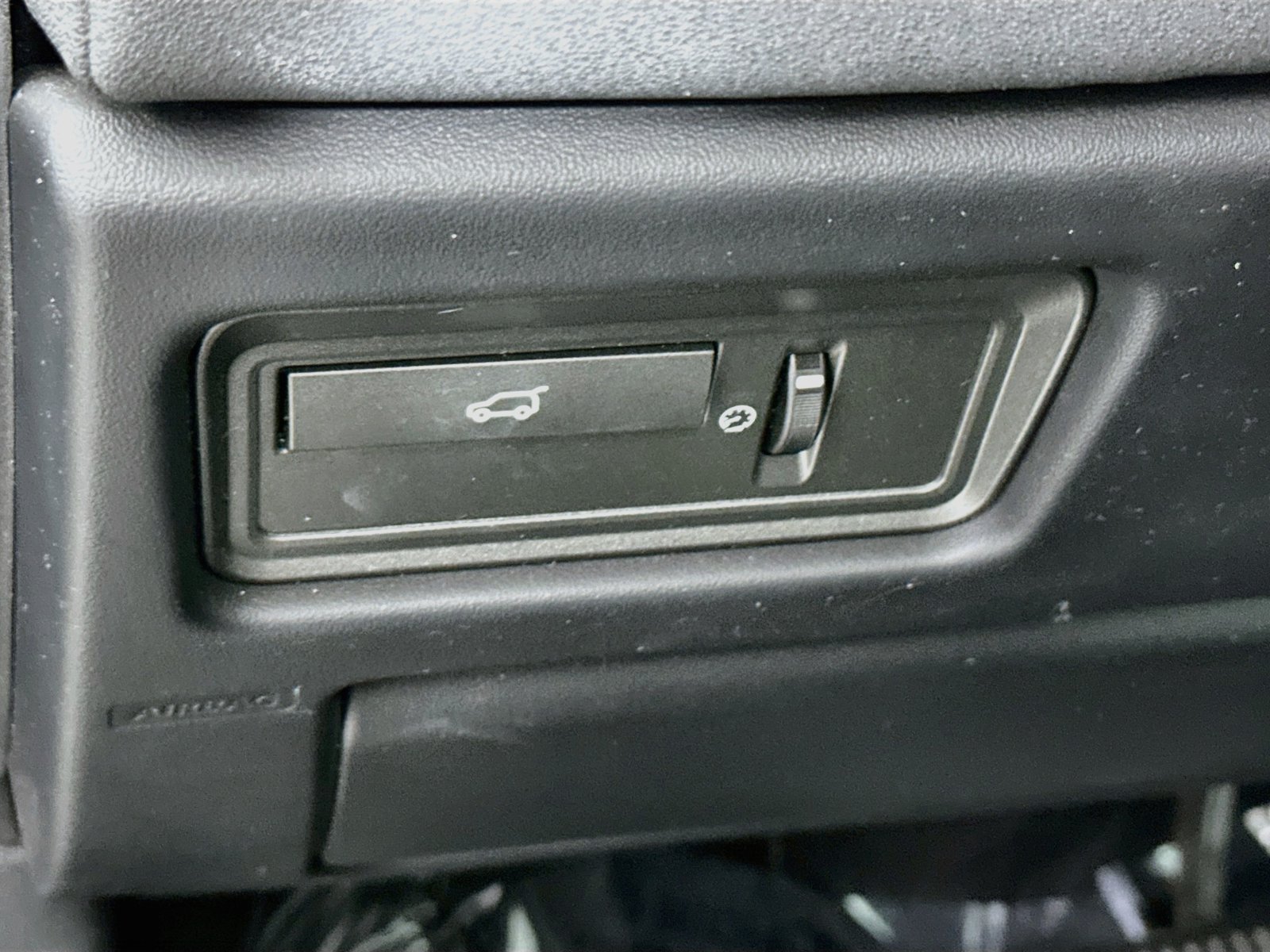 Used 2013 Gray Land Rover Pure image 11