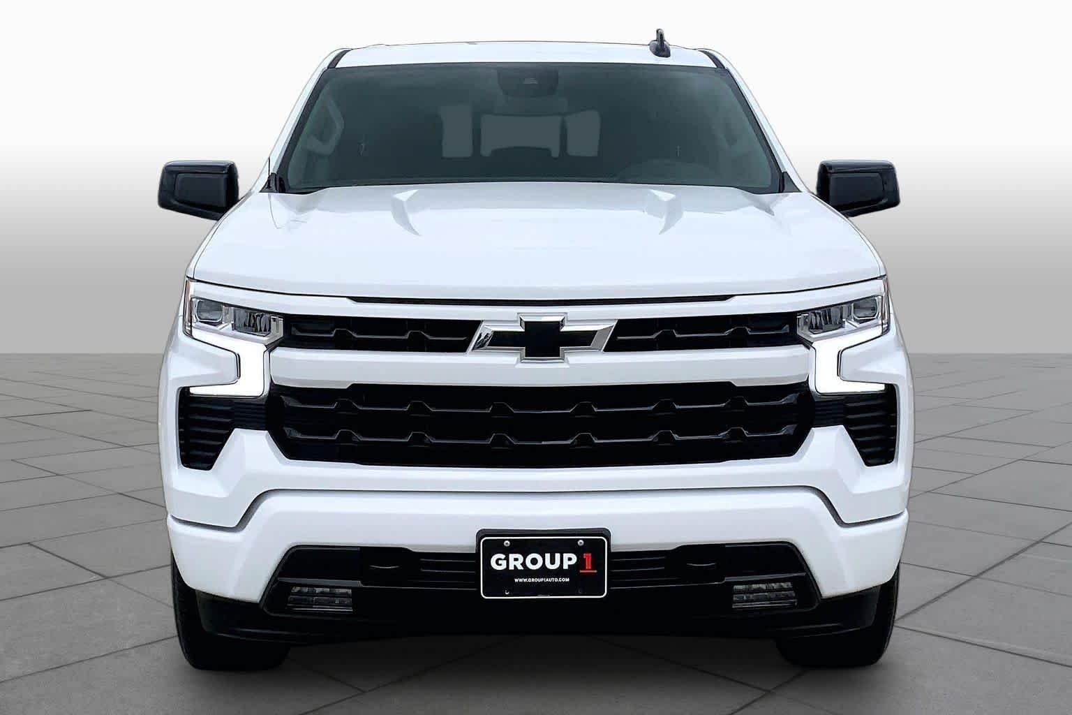 Used 2026 Summit White Chevrolet RST image 4