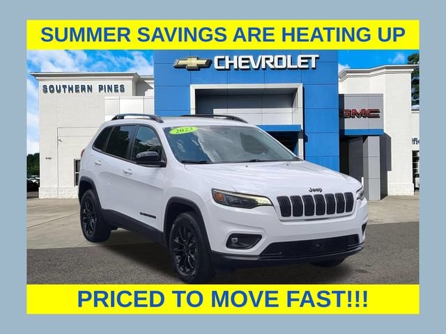 Used 2023 White Jeep Altitude image 1