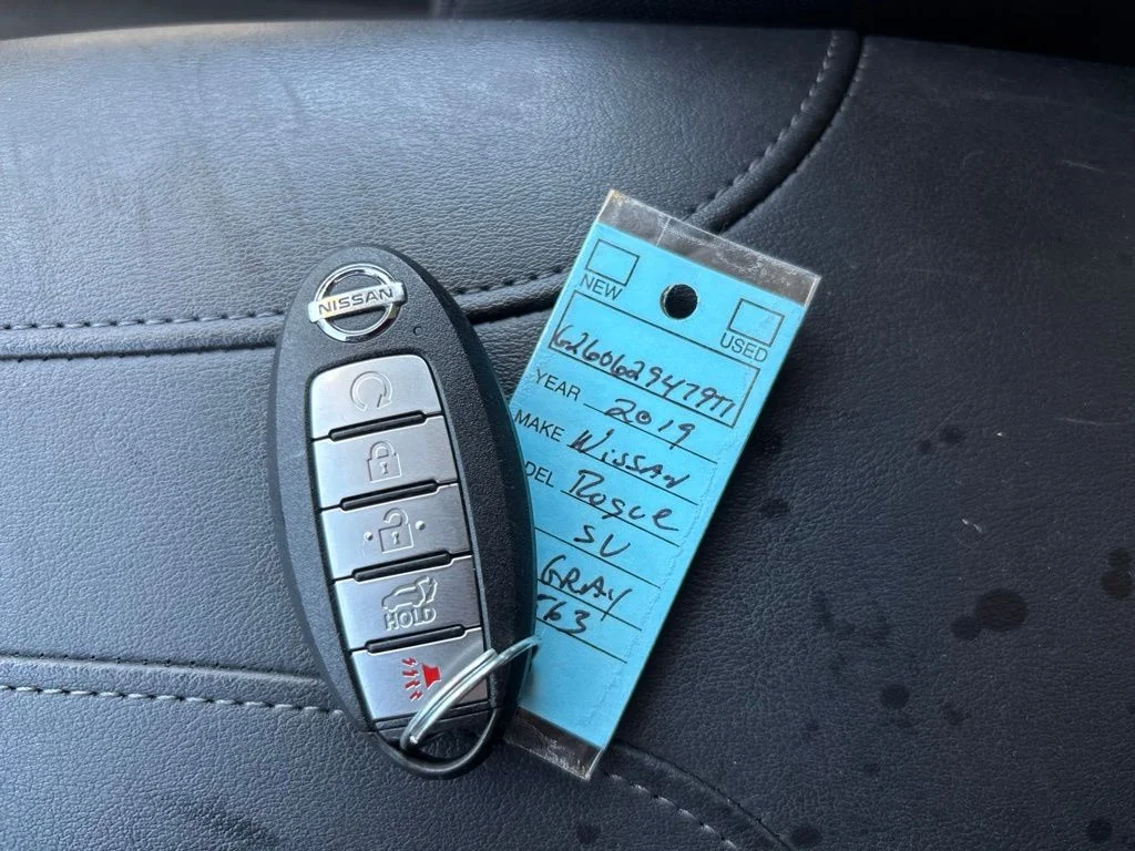 Used 2019 Gray Nissan SV image 33