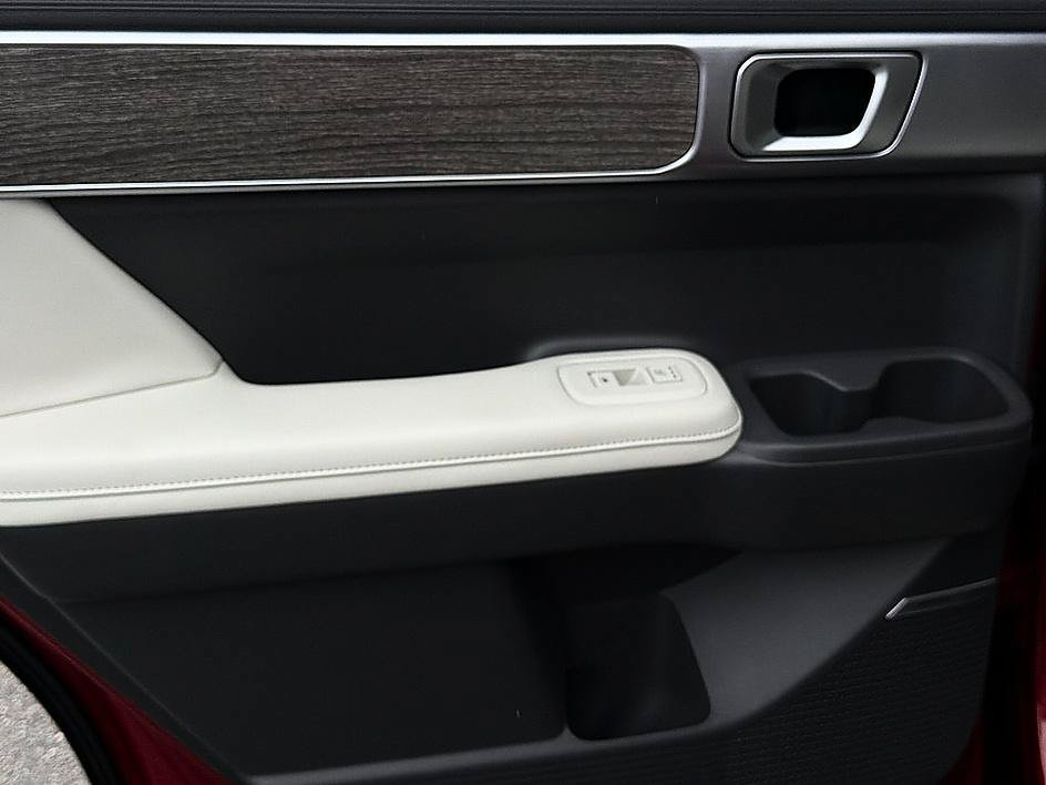 Used 2026 Ultimate Red Hyundai Calligraphy image 8