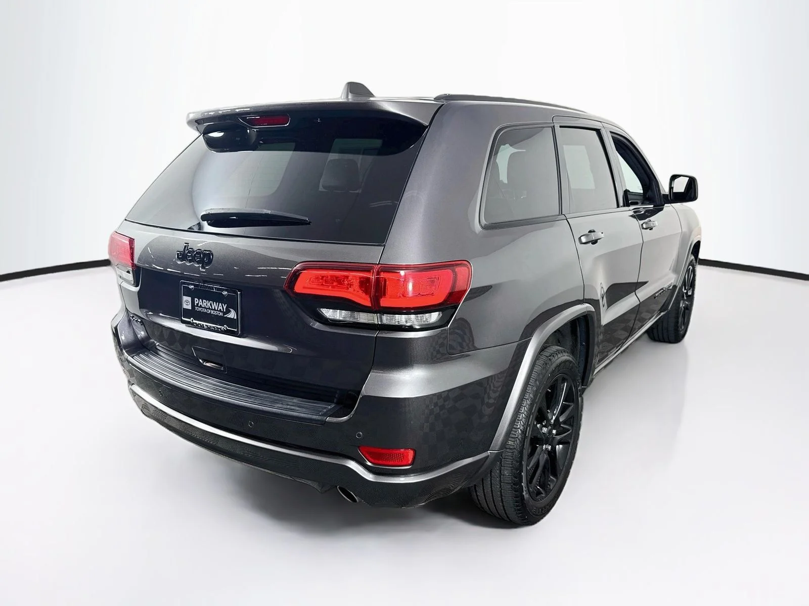 Used 2018 Gray Jeep Altitude image 7