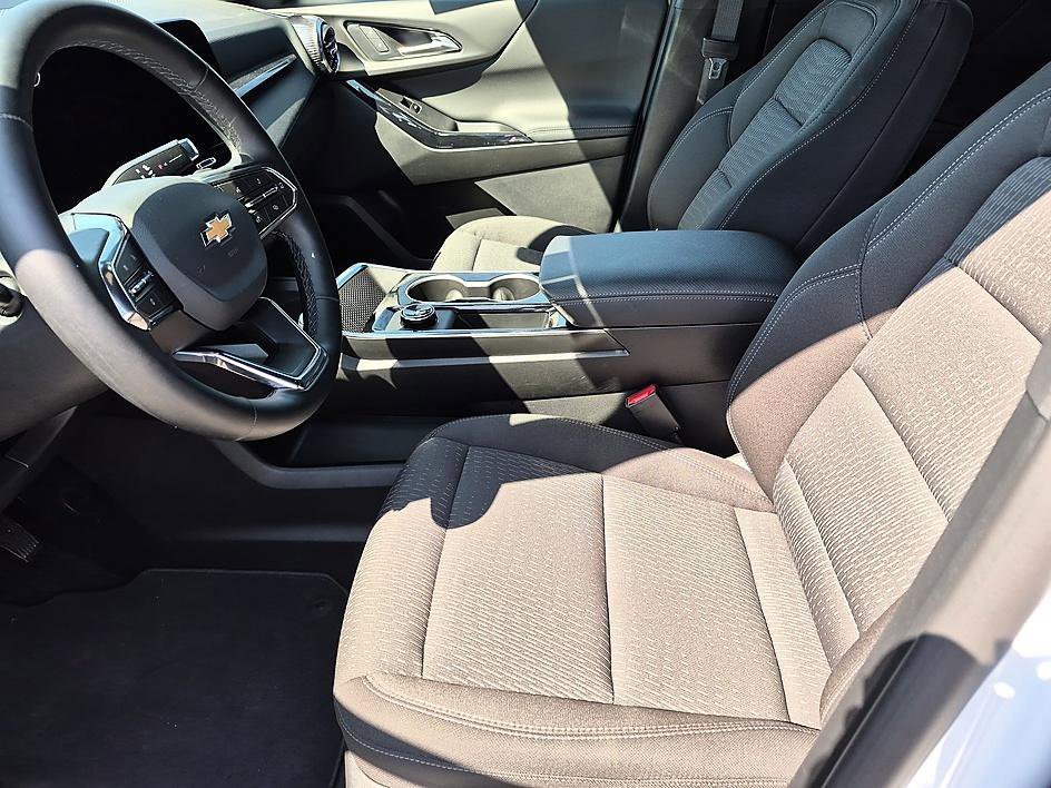 Used 2026 Summit White Chevrolet FWD LT image 14