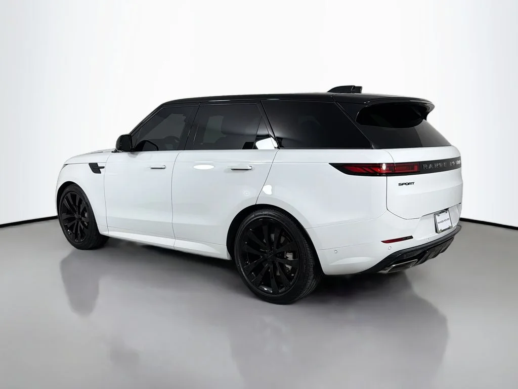 Used 2026 White Land Rover Dynamic SE image 7