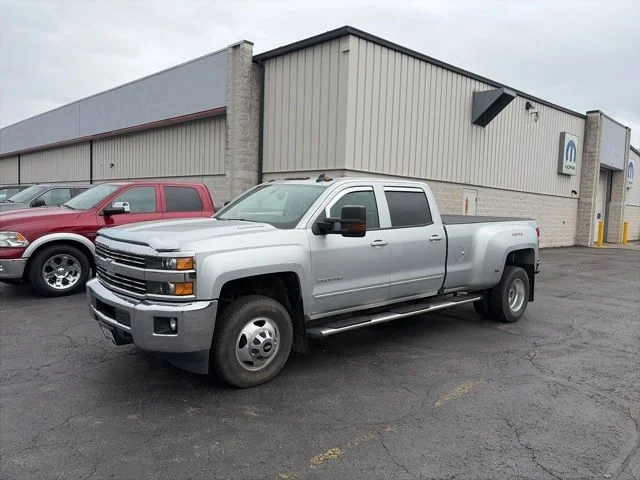 Used 2016 Silver Ice Metallic Chevrolet LT image 6
