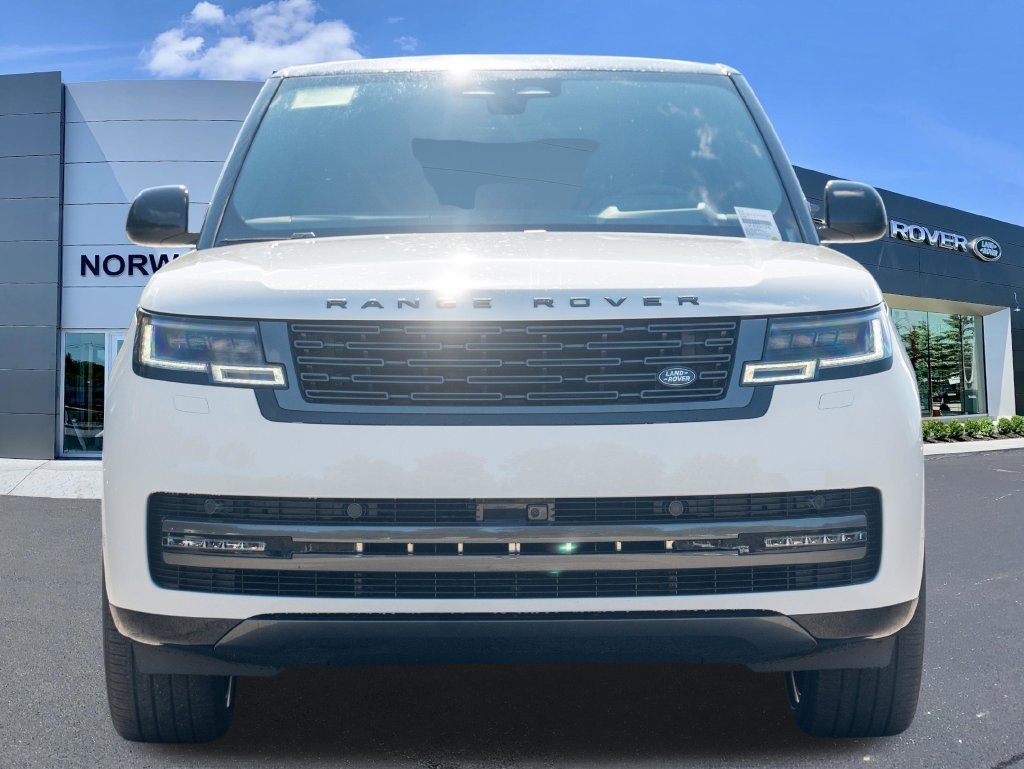 New 2027 Fuji White LAND ROVER  image 2