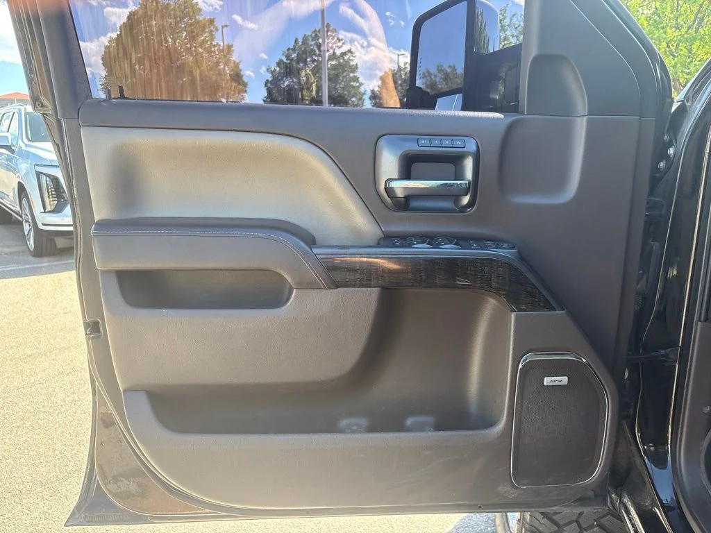 Used 2016 Onyx Black GMC Denali image 13