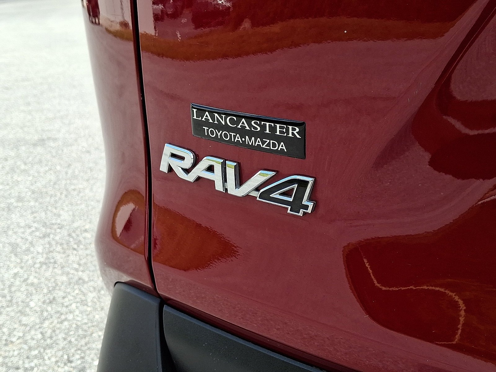 Used 2021 Ruby Flare Pearl Toyota Hybrid XLE image 31