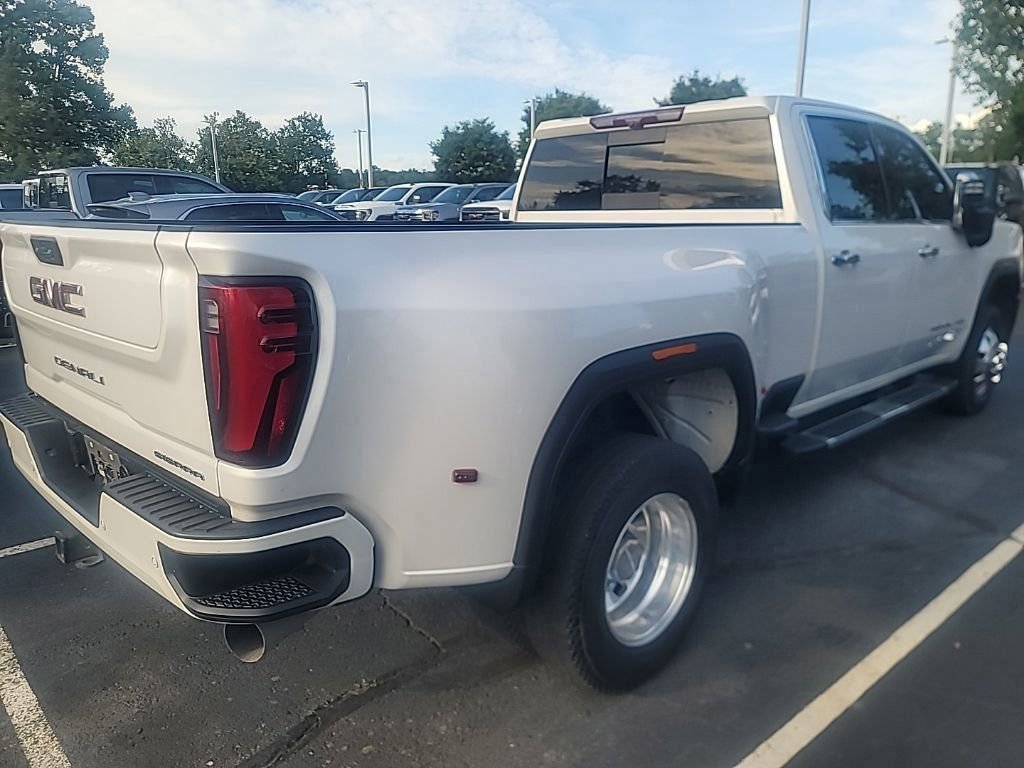 Used 2024 White GMC Denali image 8
