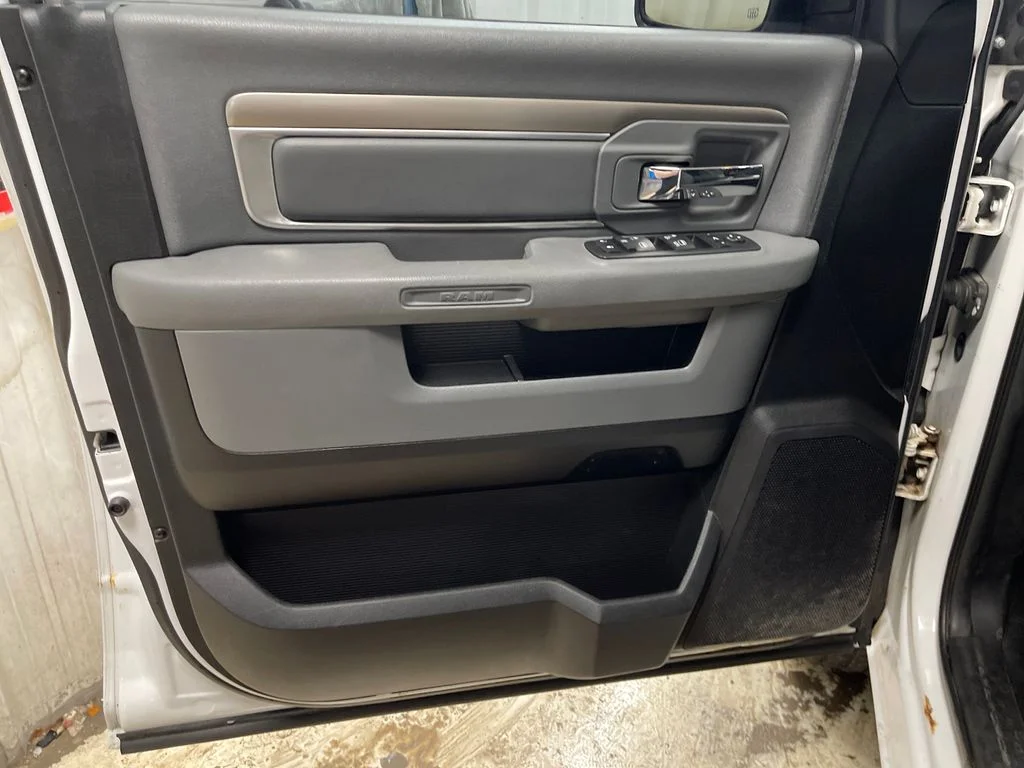 Used 2016 White Ram Big Horn image 16