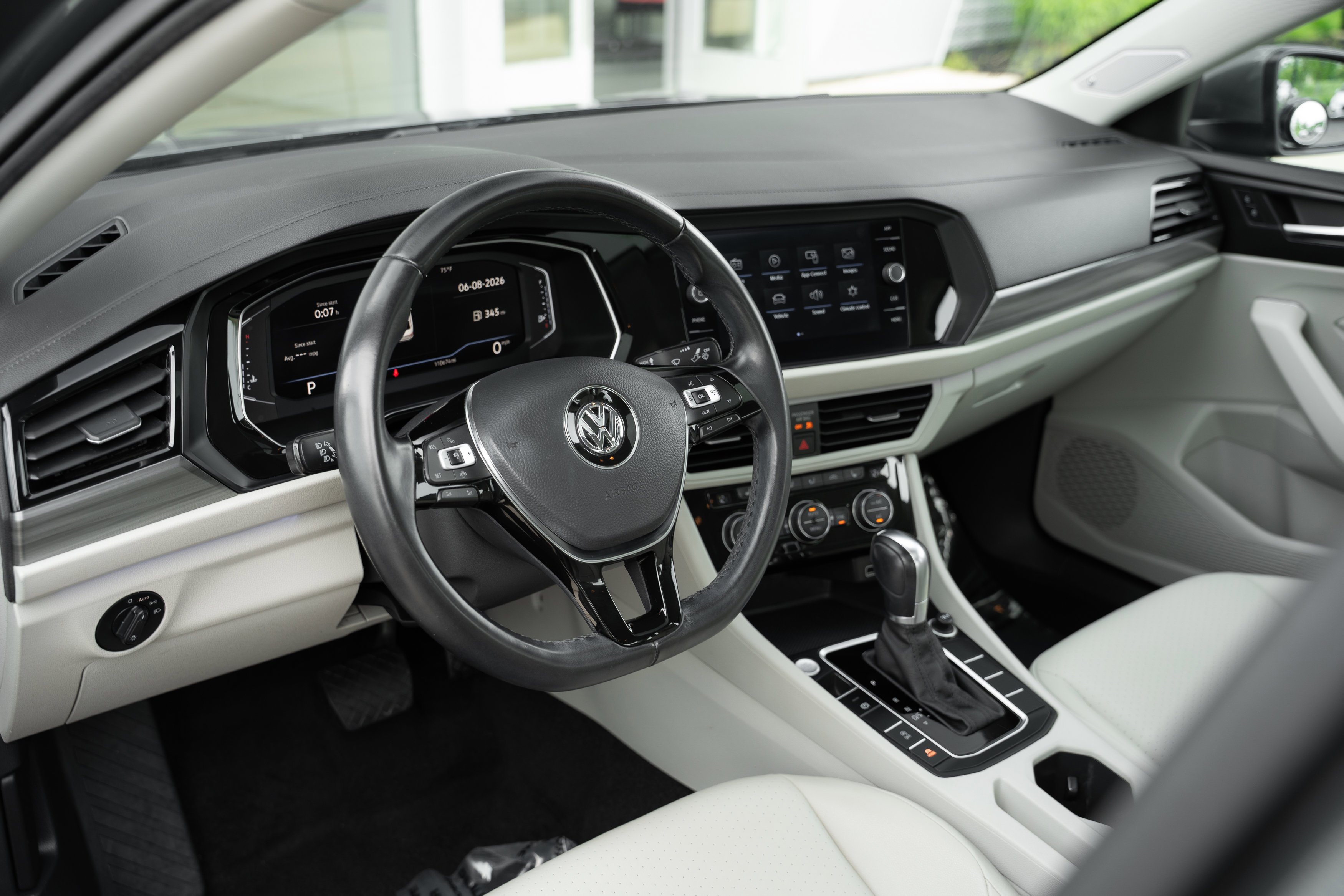 Used 2019 Sage Green Metallic Volkswagen SEL image 10