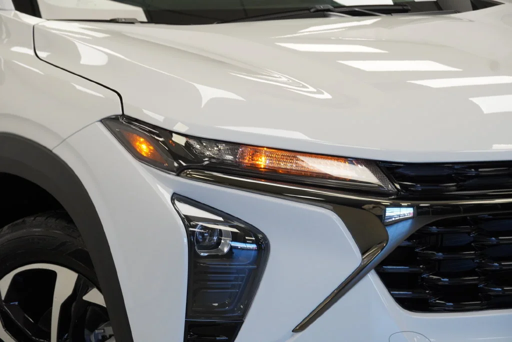 New 2026 Summit White Chevrolet 1RS image 9