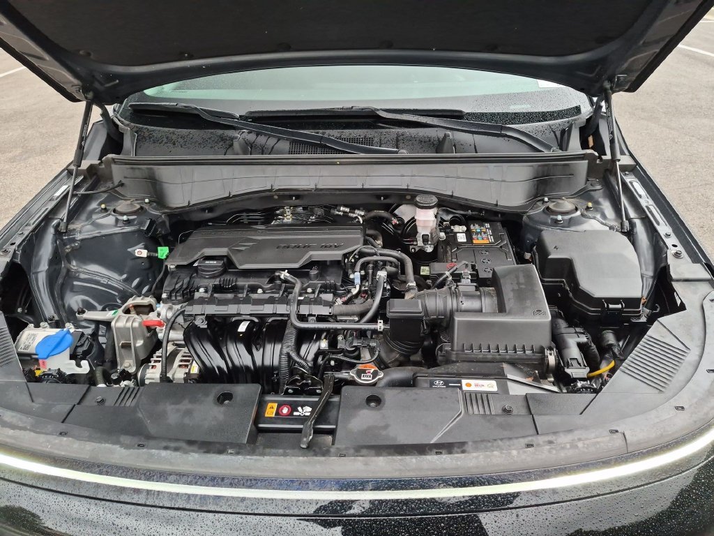 Used 2024 Black Hyundai SEL image 32