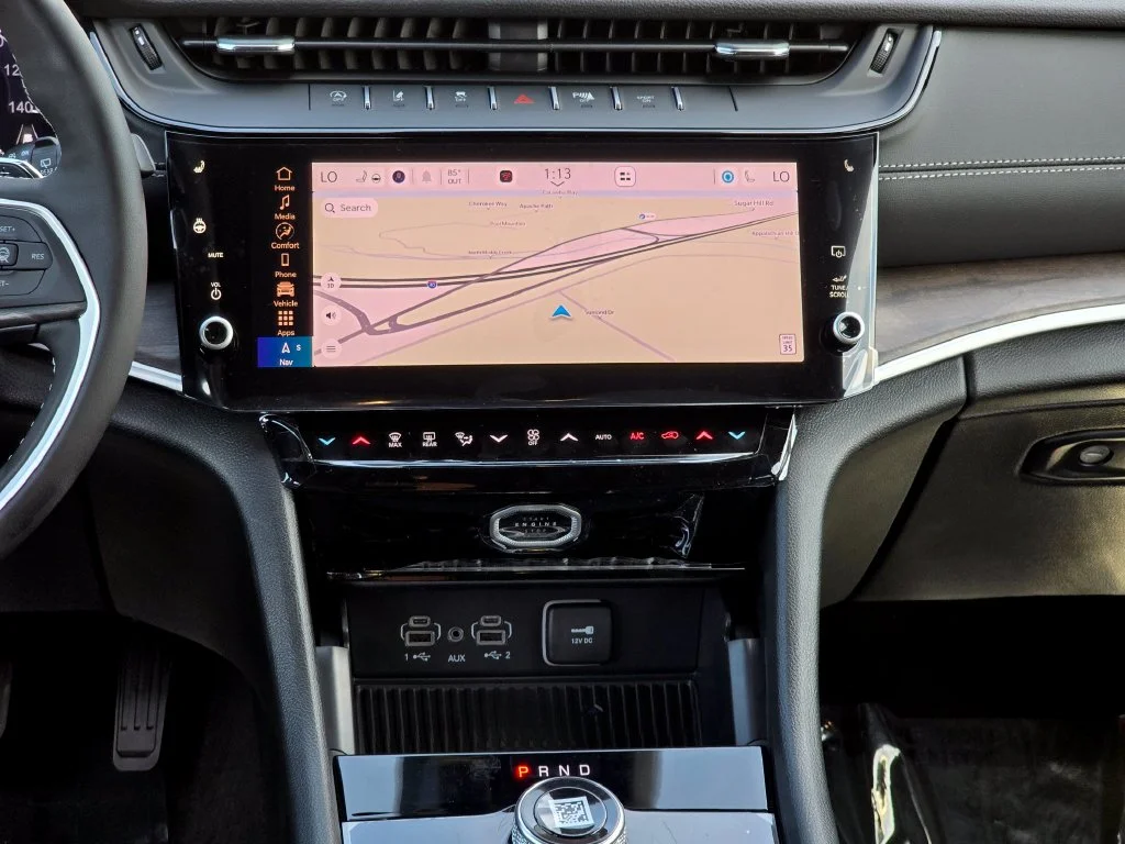 New 2027 Gray Jeep Laredo Altitude image 32