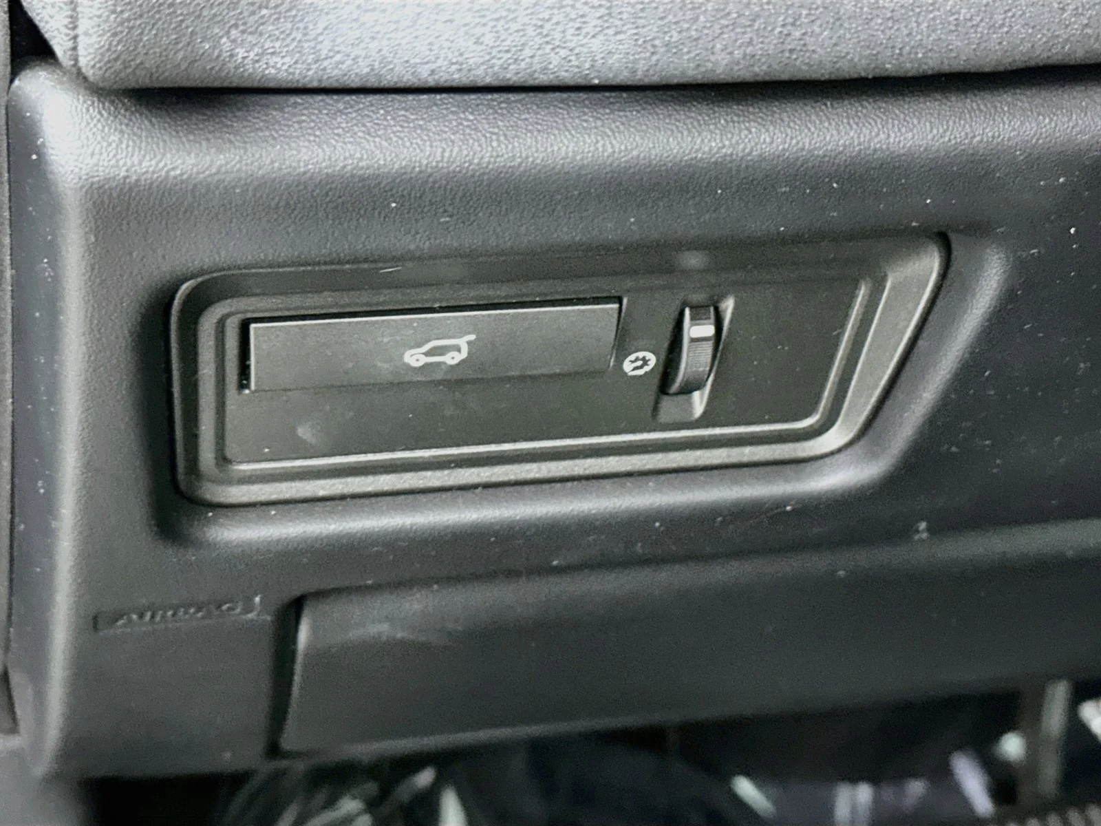 Used 2013 Gray Land Rover Pure image 11