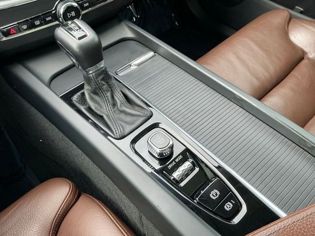 Used 2019 White Volvo T5 Momentum image 51