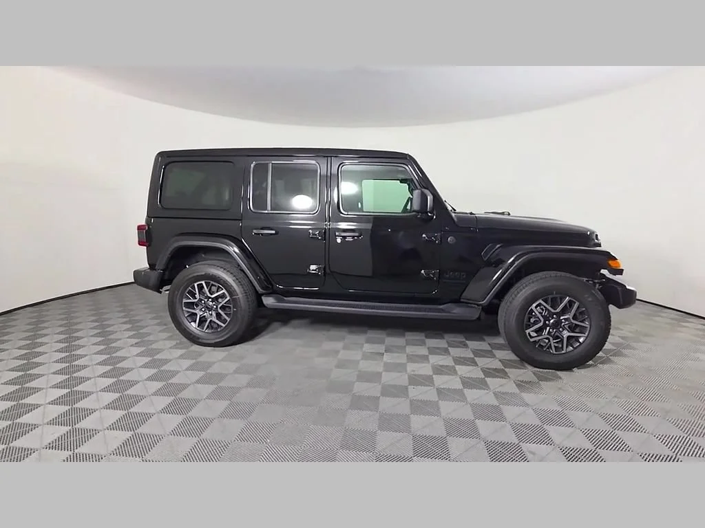 New 2026 Black Clear-Coat Exterior Paint Jeep Sahara image 22