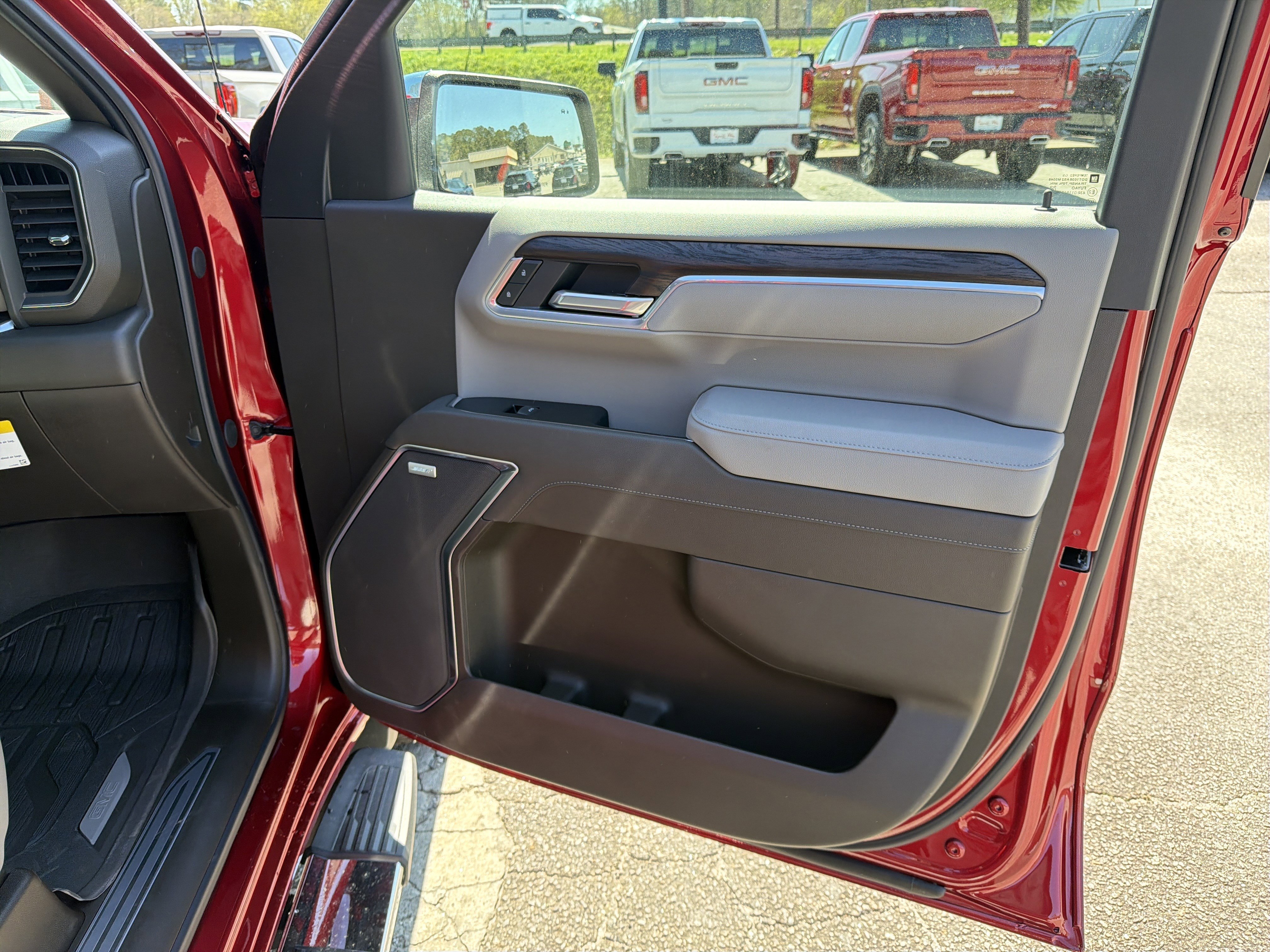 2026 GMC Sierra 1500 SLT - Photo 17