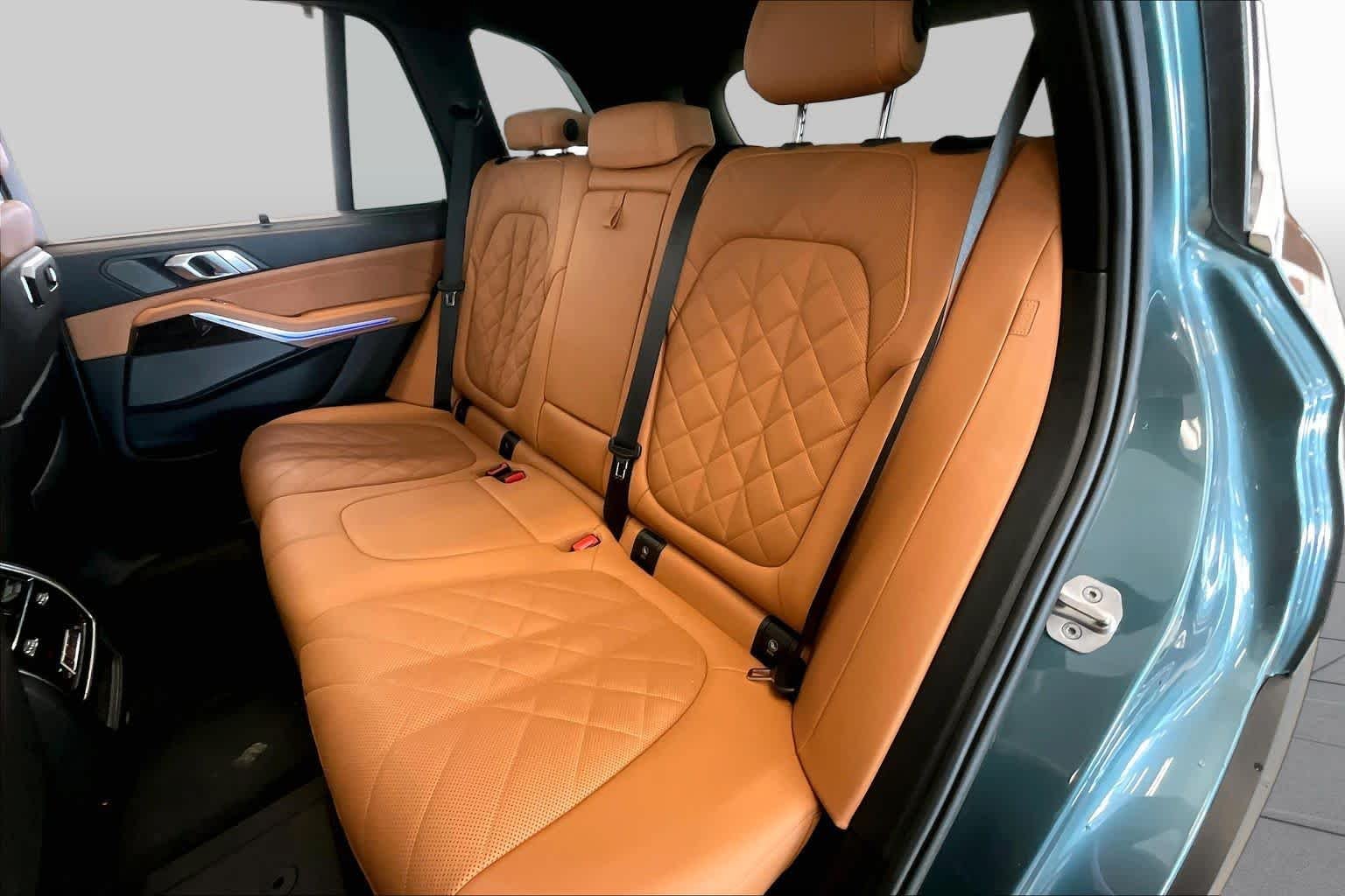 Used 2024 Blue Ridge Mountain Metallic BMW sDrive40i image 18