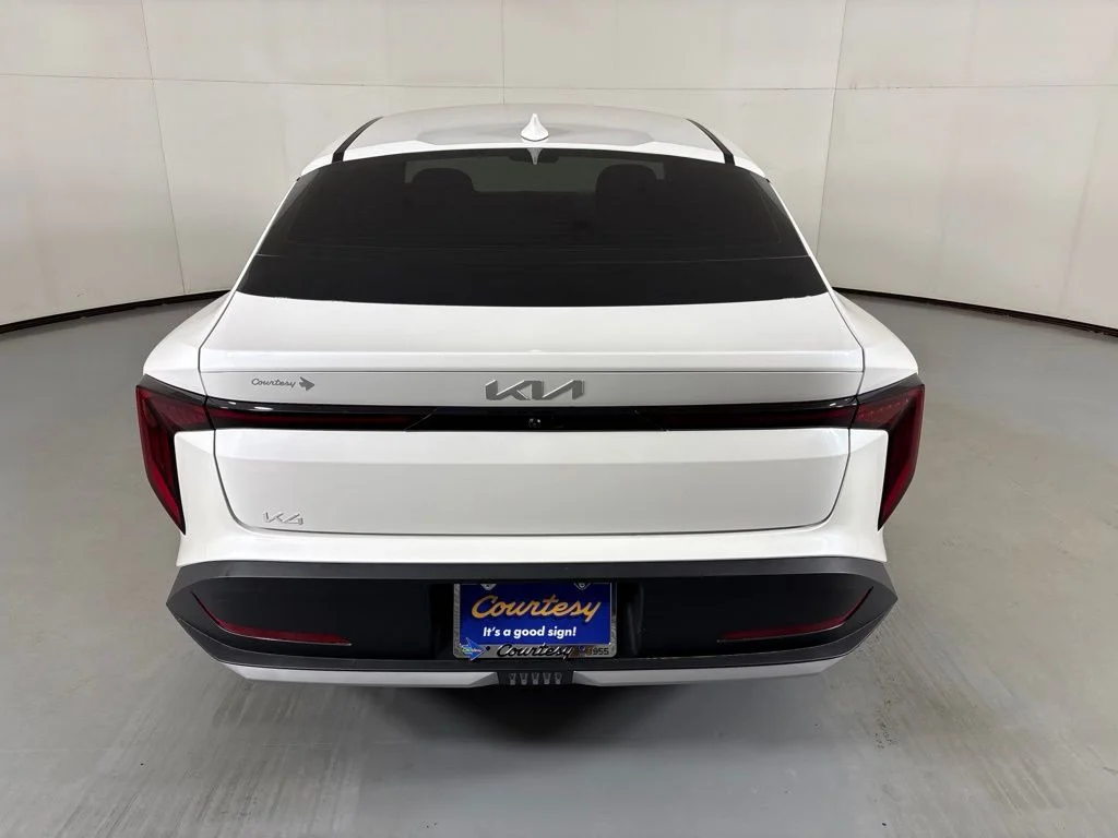 New 2026 Snow White Pearl Kia EX image 7