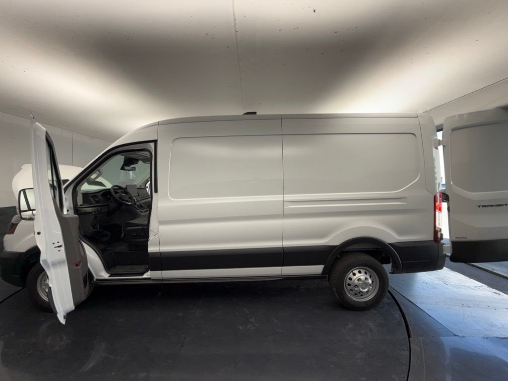 New 2026 Oxford White Ford Cargo Van image 17