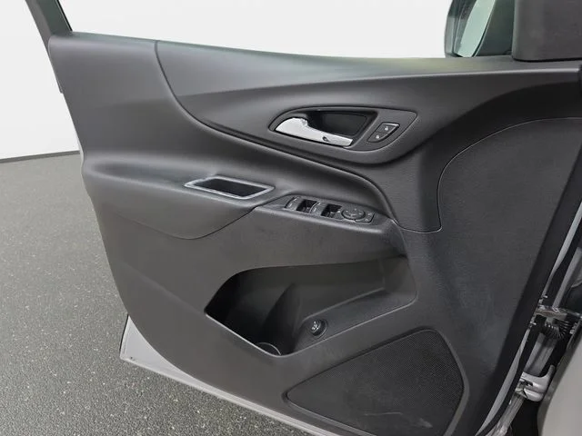 Used 2019 Silver Ice Metallic Chevrolet LT image 27