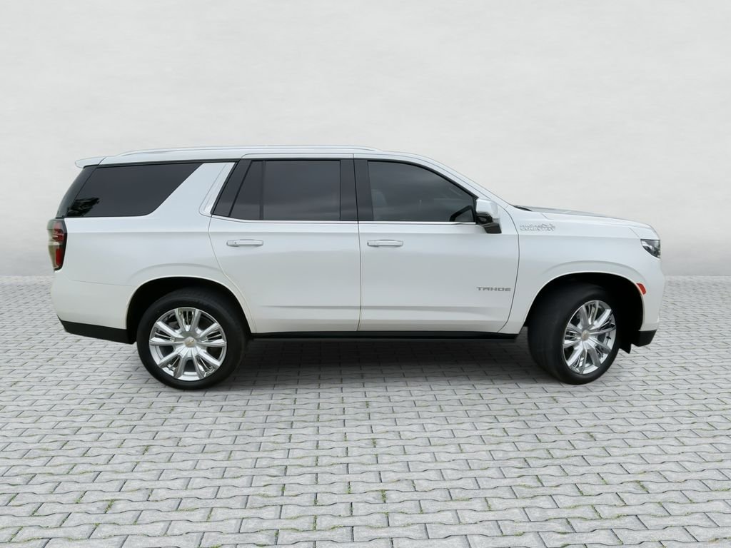 Used 2022 Iridescent Pearl Tricoat Chevrolet High Country image 9