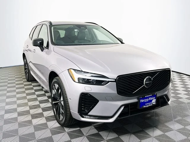 2026 Volvo XC60 B5 Plus Dark AWD's photo