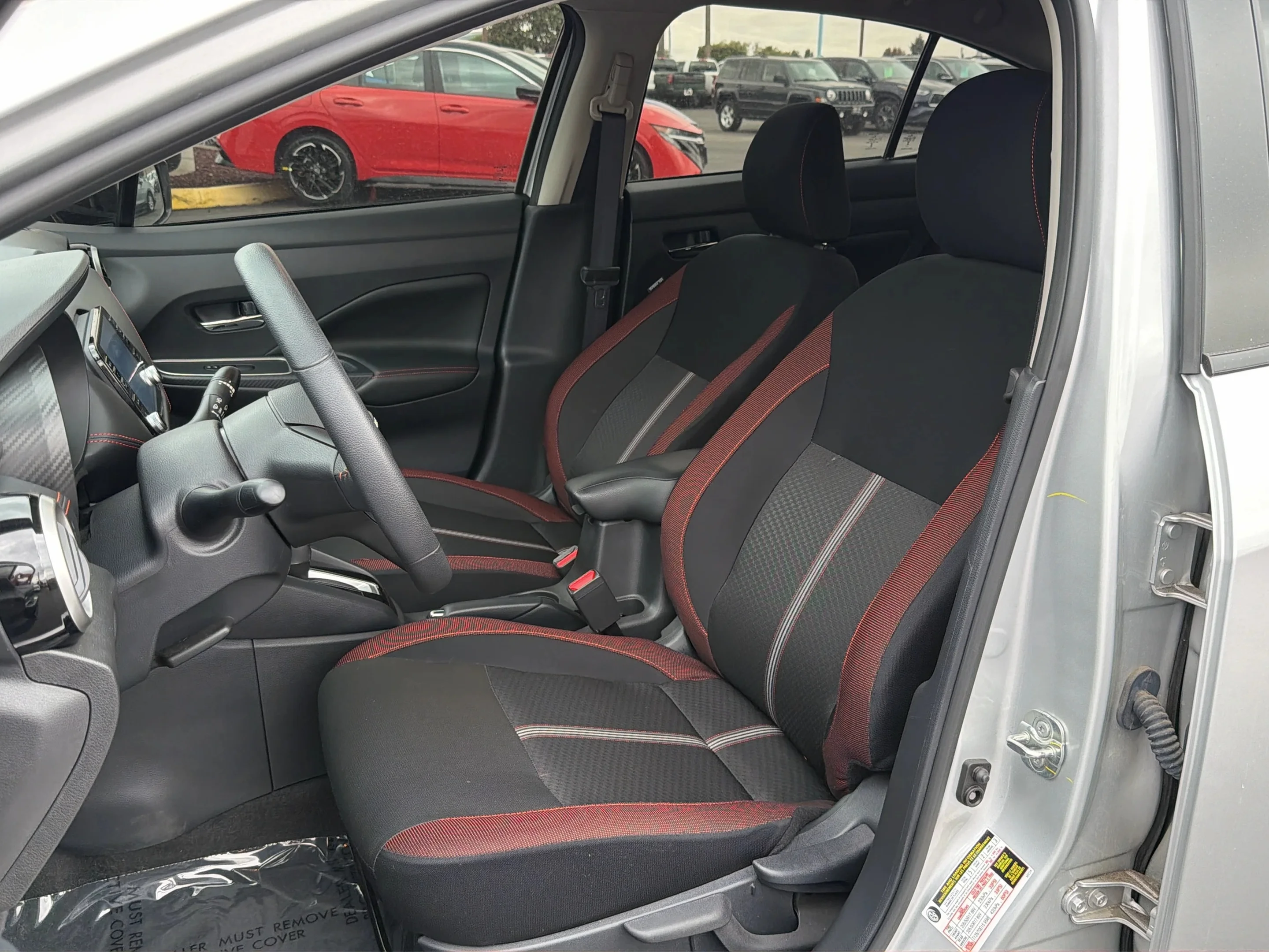 2025 Nissan Versa Sedan SR - Photo 10