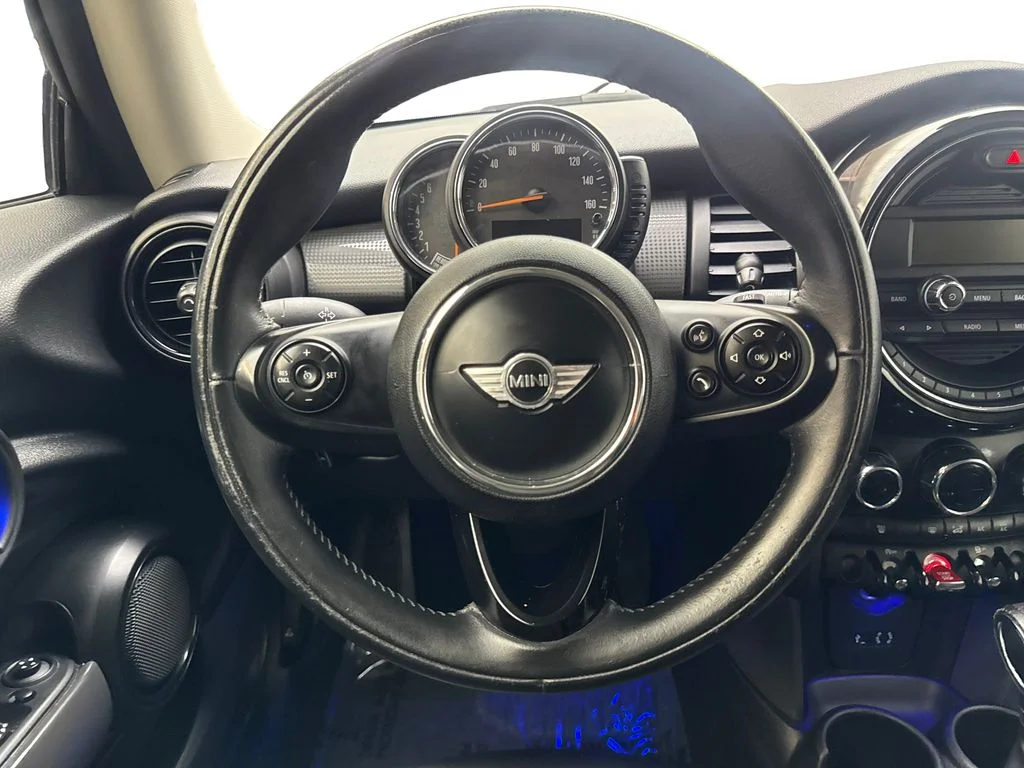 Used 2016 White MINI Base image 51